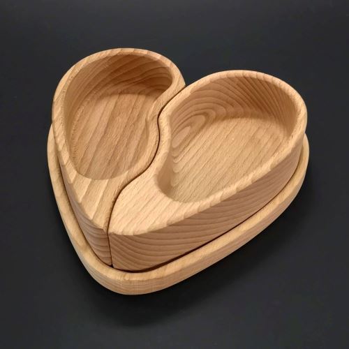 Miska AMADEA Drevená miska v tvare deleného srdca s podnosom v tvare srdca, masívne drevo, 19,6x18,6x2 c