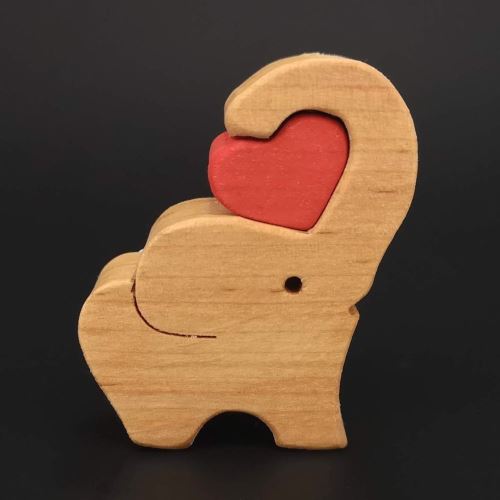 Dekorace AMADEA Dřevěný slon se srdcem, masivní dřevo, 6x5x2 cm